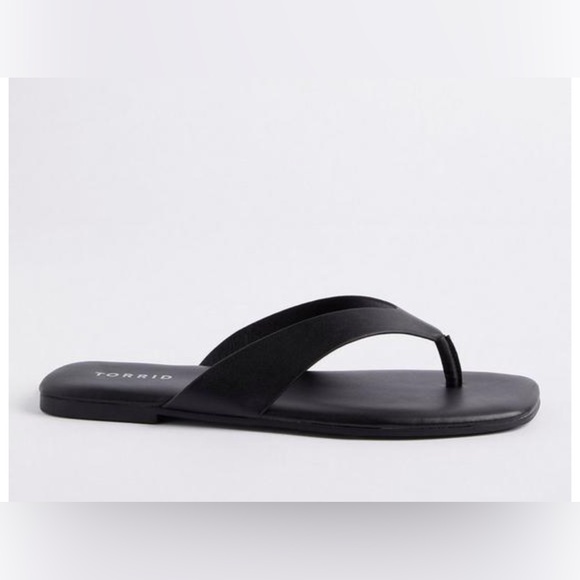 Torrid Square Toe Thong black Sandals (WW) - Picture 3 of 6
